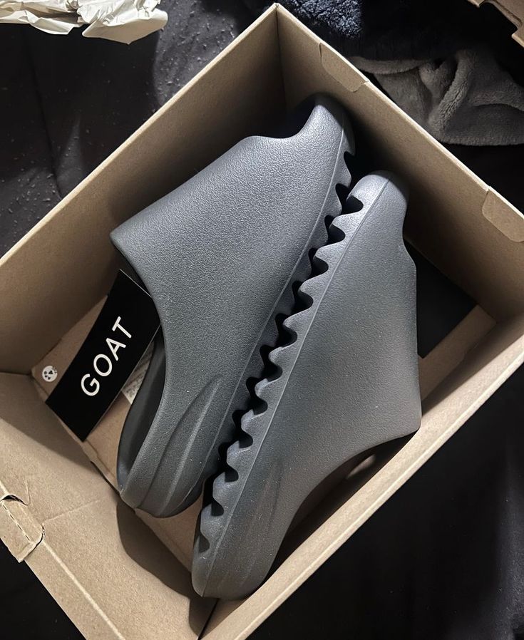 Zeroseven.inc Ultra-Soft Lightweight Slides Black-size 5uk-12uk